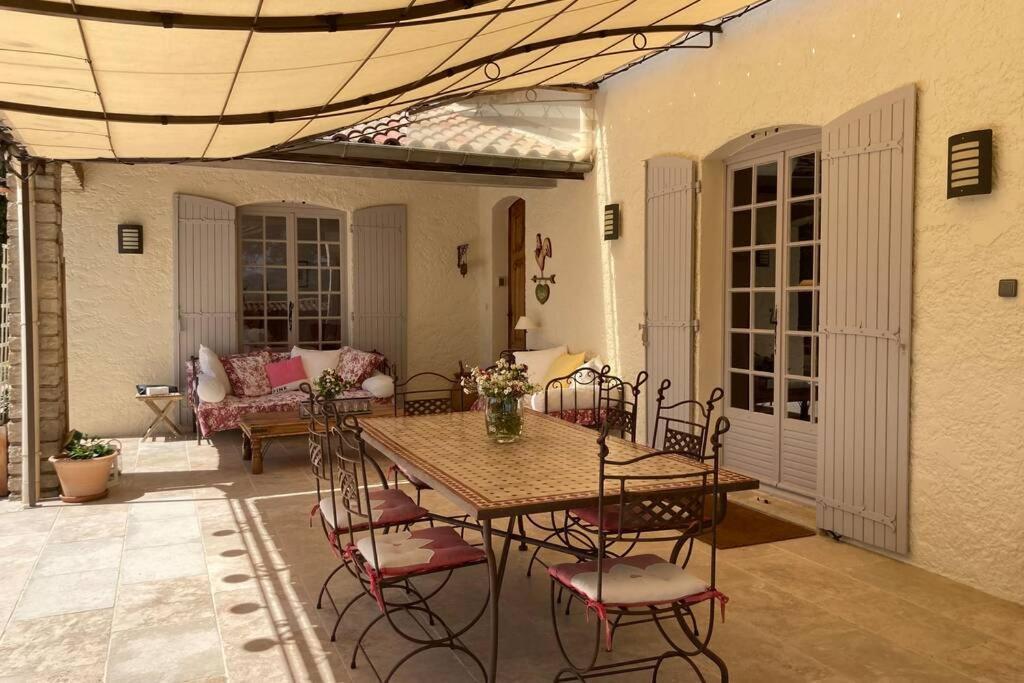 Le Clos Des Pins, Vue Mont Ventoux Roaix 외부 사진